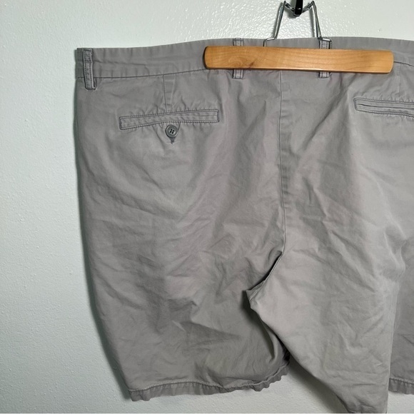 Old Navy Slim Chino Short Greyscale - Picture 9 of 15